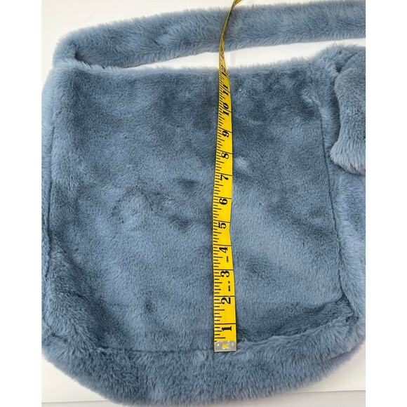 Blue Furry Shoulder bag - Picture 7 of 8